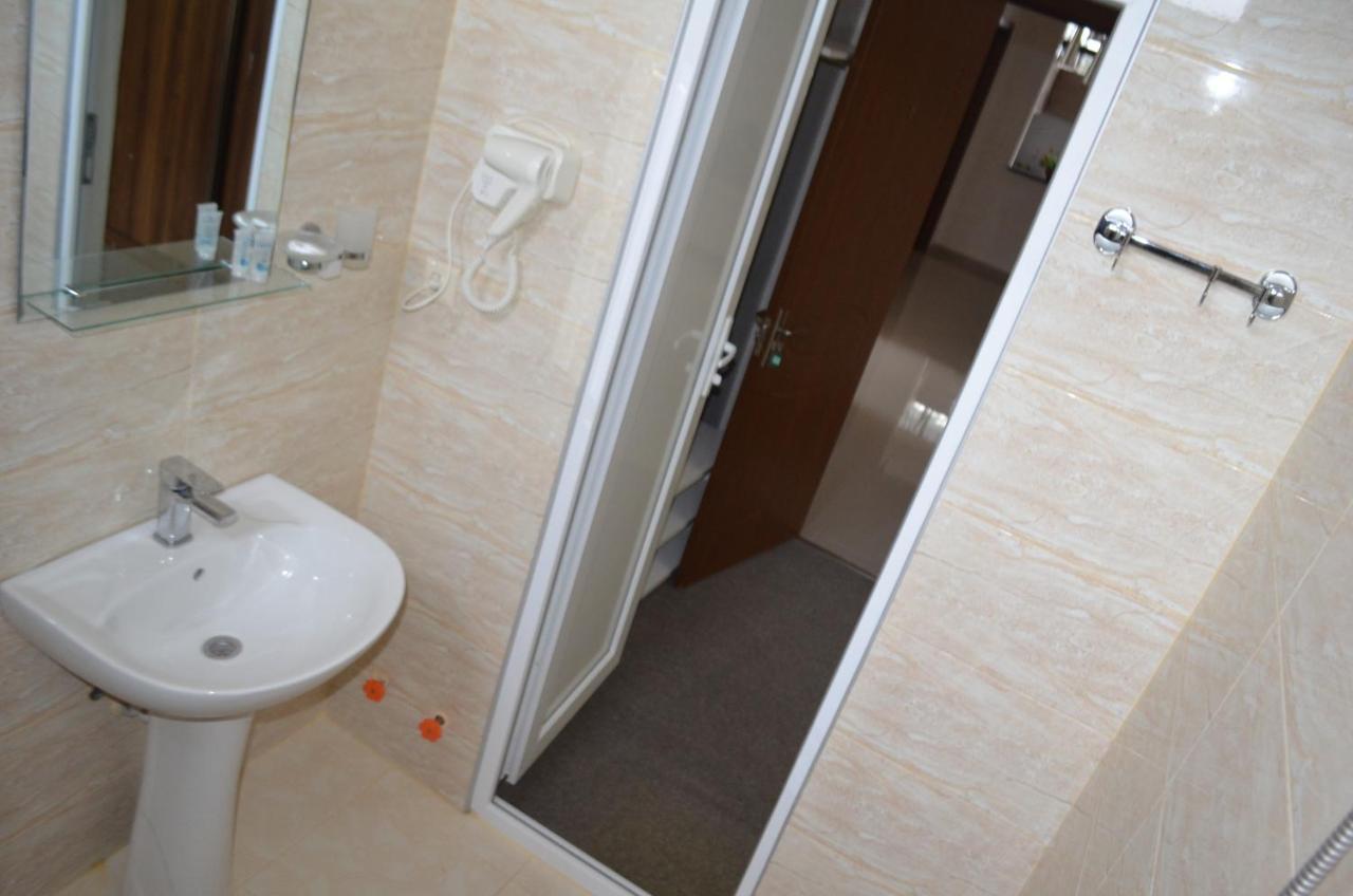 Balu Hotel Kobuleti Exterior photo